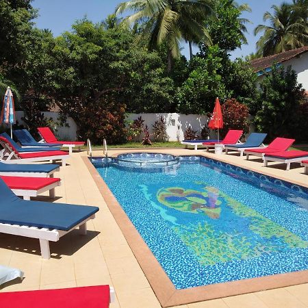 Bluesea Beach Resort Candolim Bagian luar foto
