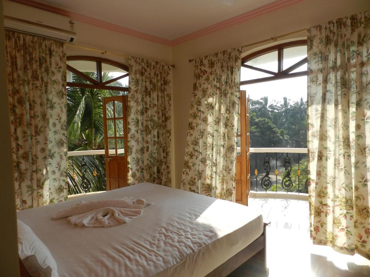 Bluesea Beach Resort Candolim Bagian luar foto