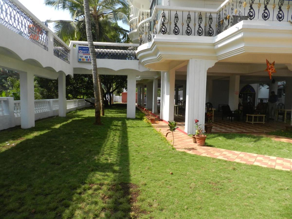 Bluesea Beach Resort Candolim Bagian luar foto