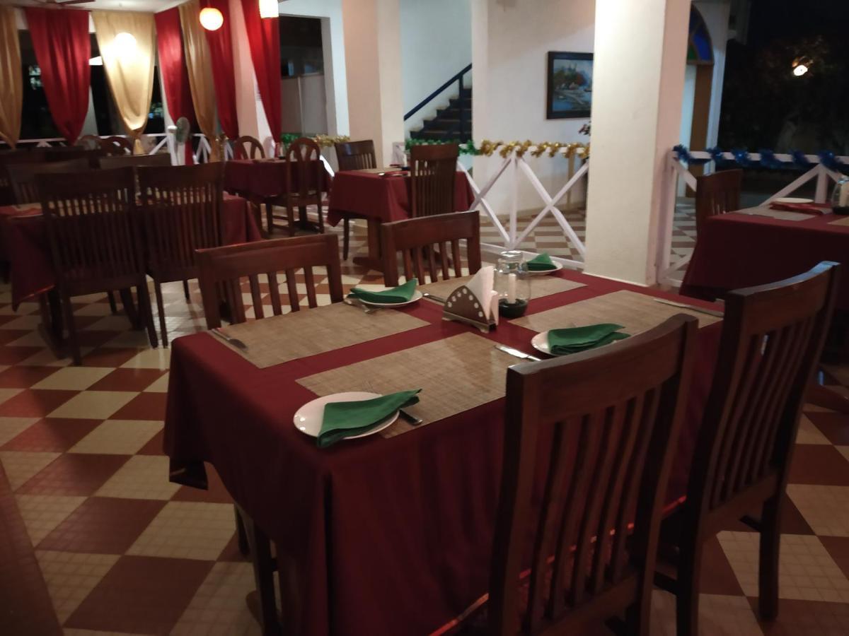 Bluesea Beach Resort Candolim Bagian luar foto